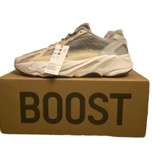 Yeezy Boost 700 V2 Size 12 DS